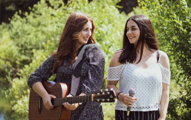 Schwalmstadt, Open-Air, Milena Buck, Melanie Schwalm Die Sängerinnen Milena Buck und Melanie Schwalm sind eines der Highlights, die im Spätsommer des Schwälmer Open-Air Sommers noch folgen. | (c) Privat