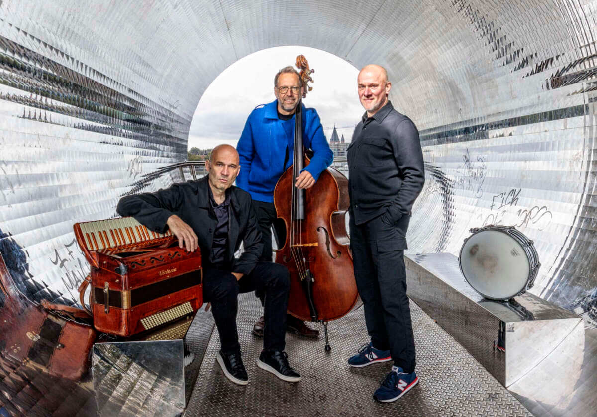 Tango Transit | (c) Martin Wagner