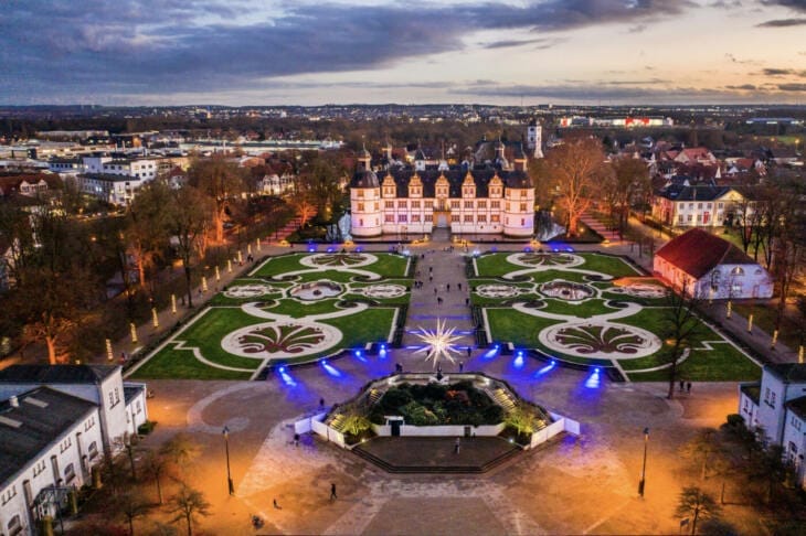 Schloss Neuhaus-Weihnachtsleuchten 2020 - Thorsten-Hennig-Fotografie - DJI_0085-HDR