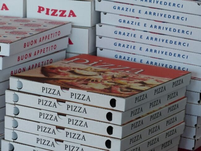 Yuze, Kassel, Küche, Umweltschutz Auch eine frische Pizza oder tolle asiatische Gerichte findest Du bei ≫Yuze≪. Mit umweltbewussten E-Rollern liefern die Fahrer:innen die Speisen sofort zu Dir. | (c) Pixabay