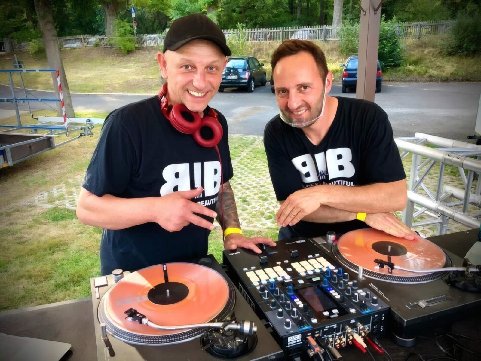 DJ, Chilly-T, Mem-Brain, Planet Radio, !LUNA, Finest Black Beatz, 90s, MUUUHNlight 2022 DJ Chilly-T & DJ Mem-Brain 2021 - Diesmal live bei »Planet Radio präsentiert: !LUNA - Finest Black Beatz & 90s« | (c) Fedor Waldschmidt