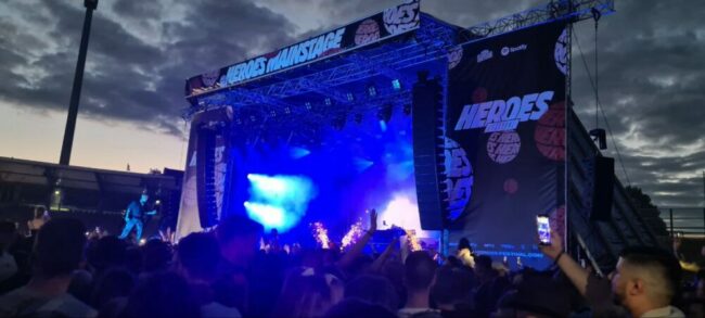 Luciano, Kassel, Festival, HipHop, Deutschrap, Konzert, Wochenende Das Highlight am Freitag Abend war der Auftritt des Rappers Luciano. Dabei performte er einige seiner größten Hits. Darunter auch den ein oder anderen gefühlvolleren Song. Dabei war sein Auftritt das Finale am Freitag in Kassel. | (c) Wildwechsel