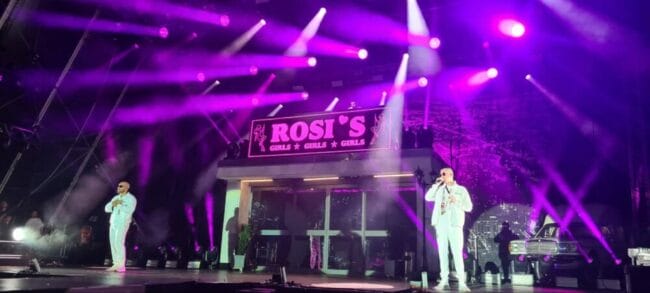 K.I.Z, Kassel, Festival, HipHop, Deutschrap, Konzert, Wochenende Das Finale des Heroes Festivals in Kassel bildete K.I.Z. Mit ihrem einzigartigen Konzept und stylischem Bühnenbild begeisterten sie Crowd. | (c) Wildwechsel