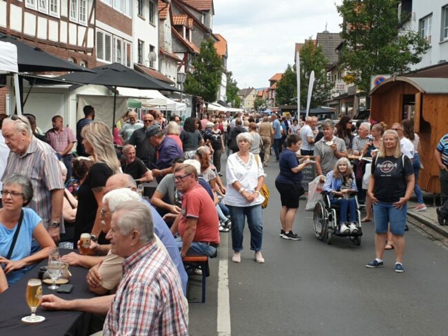 Der Herbstmarkt in Ziegenhain gilt seit vielen Jahren als Publikumsmagnet. | (c) Stadt Schwalmstadt