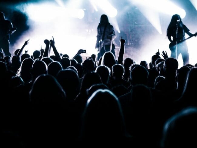 Owls ’n‘ Bats Winterfest 2023, Detmold 1 Abend & 5 Konzerte: Das Owls ’n‘ Bats Winterfest 2023 startet gitarren- und basslastig ins neue Jahr und schreit nach Punk, Rock & Gothic. | (c) pixabay