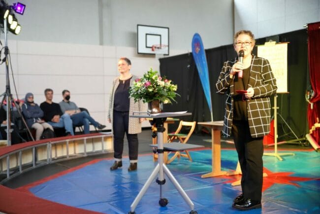 Stadträtin, Kirsten Dinnebier, Schule am Schwanhof, Jubiläum, 100 Jahre, Zirkus, Förderschule, Jubiläum der Schule am Schwanhof: Stadträtin Kirsten Dinnebier überbrachte Glückwünsche zum 100-jährigen Jubiläum der Schule am Schwanhof | (c) Freya Altmüller - Stadt Marburg