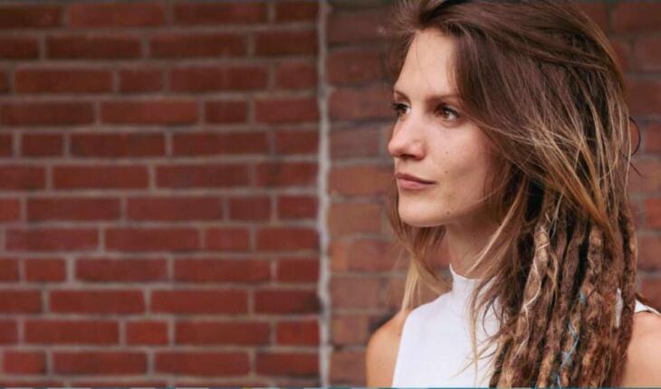 Ronja Maltzahn in Erwartung ihres Auftritt beim »Confluence« Musikfestivals 2023? | (c) Ronja Maltzahn
