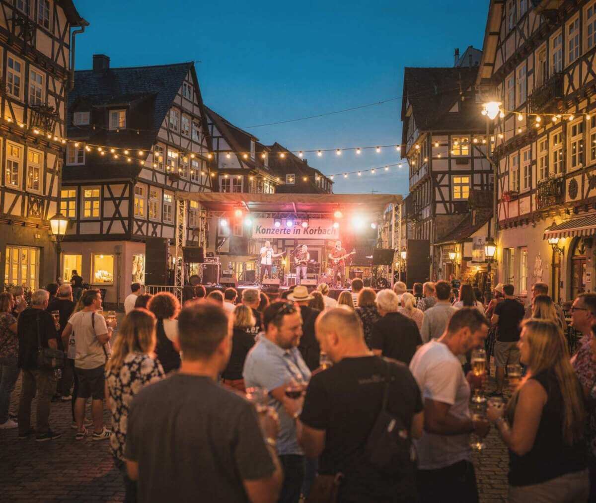 Konzerte in Korbach? Ausgehtipps für heute in Korbach zum Live-Musik in Korbach findest Du hier! | Symbolbild - KI generiert | (c) Wildwechsel