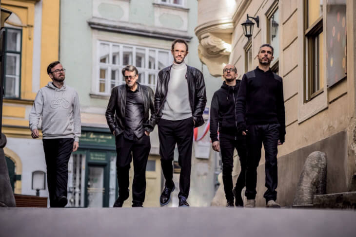 Austrian Syndicate, Jazzfest, Kassel Aus Österreich nach Kassel: Die Künstler von Austrian Syndicate statten dem 31. Jazzfest 2023 einen Besuch ab. | (c) Severin Koller