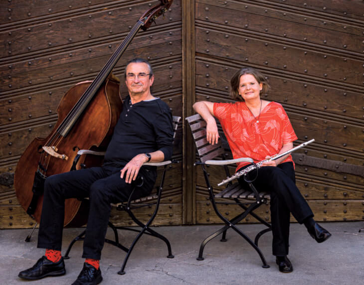 Flute 'n' Bass, Kassel, Konzert Das Duo Flute 'n' Bass setzt auf die Kombination einer klassischen Musikausbildung und purer Leidenschaft für Jazz. Damit will es auch in Kassel ordentlich Stimmung machen. | (c) Flute 'n' Bass