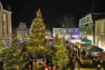 Blick vom Rathaus auf den Nikolausmarkt auf dem Brakeler Marktplatz.
