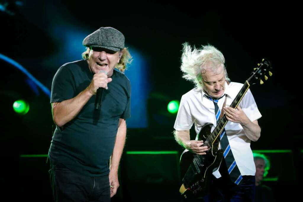 AC/DC live am 07. Oktober 2013 beim POWER TRIP Festival in Kalifornien.  Bislang ihr letzter offizieller öffentlicher Live-Auftritt! Doch jetzt ist klar die Giganten des Hard-Rocks gegen nochmals auf Tournee! Wir verraten Dir wo die Shows Deutschland stattfinden und wo gibt's die AC/DC Tickets geben wird (In rotem Vinyl hier auf Amazon) | (c)AC/DC 2023 07. Oct.  Show - (c) Christie Goodwin