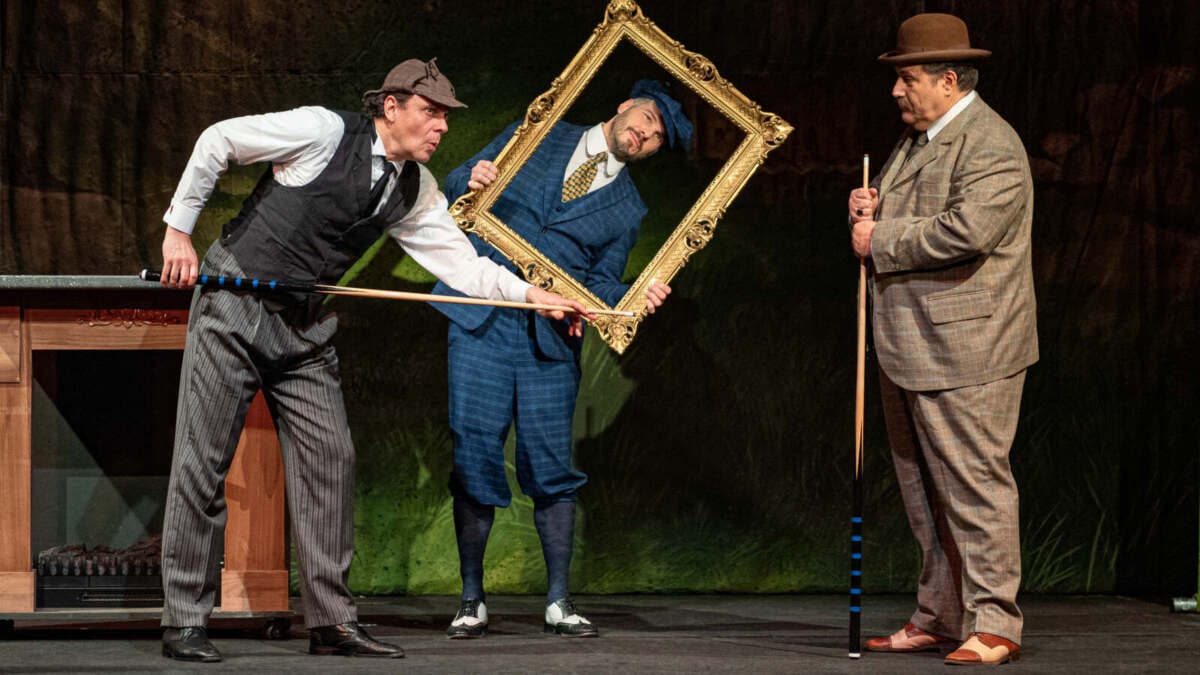 Probenfoto von Sherlock Holmes und der Hund der Baskervilles im Kriminaltheater Berlin aus dem Jahr 2023| (c) Bettina Straub