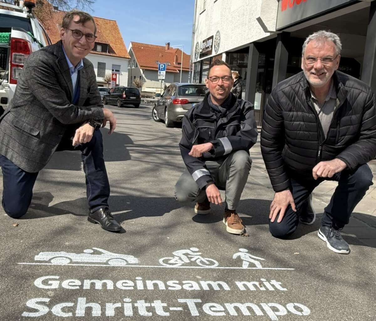 Fahrbahnmarkierung in der Warbuger Innenstadt | (c) Stadt Warburg