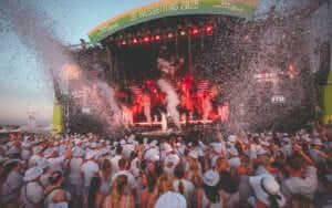 Bühne und Publikum bei FFH Just White | (c) FFH, Christoph Hamacher