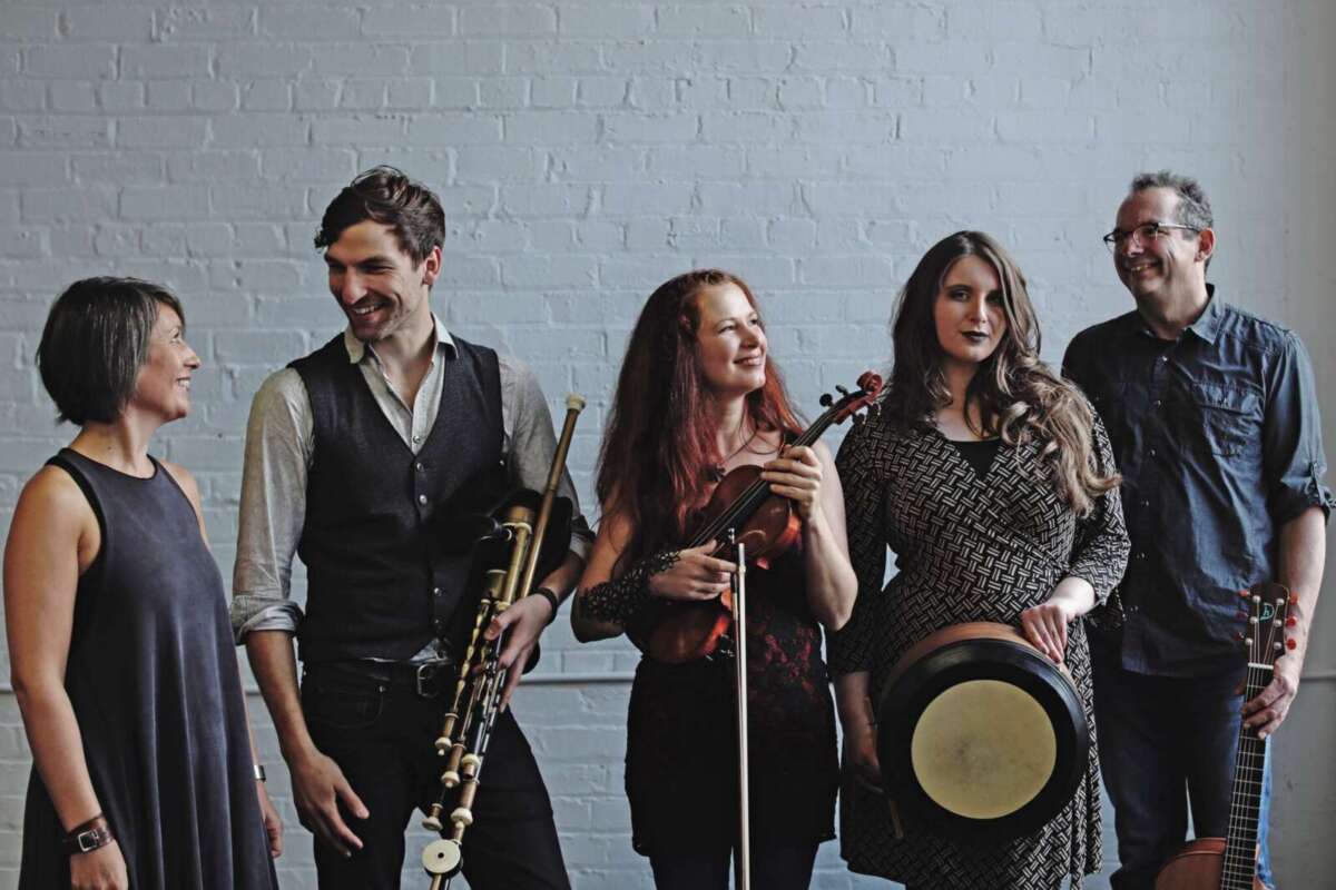 Cara sind Teil des »Folk im Park 2025« Programm | (c) Cara