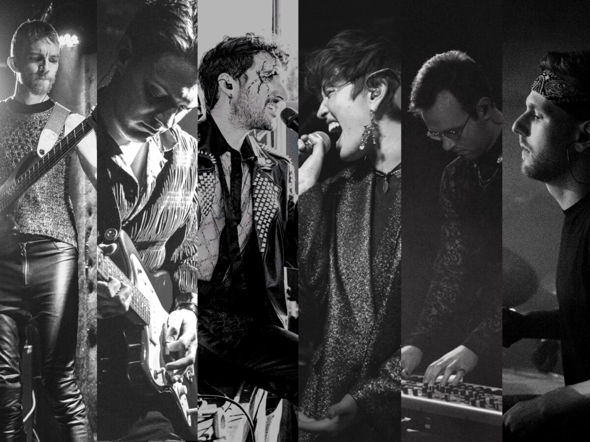 Die Bildreihe zeigt sieben einzelne Porträts der Band The Handsomest, jeweils mit ihrem Instrument – Gitarre, Bass, Mikrofone, Produktions-Equipment und Schlagzeug – in entspannter, konzentrierter Pose vor neutralem Hintergrund. Handsomest - Querformat | (c) Handsomest