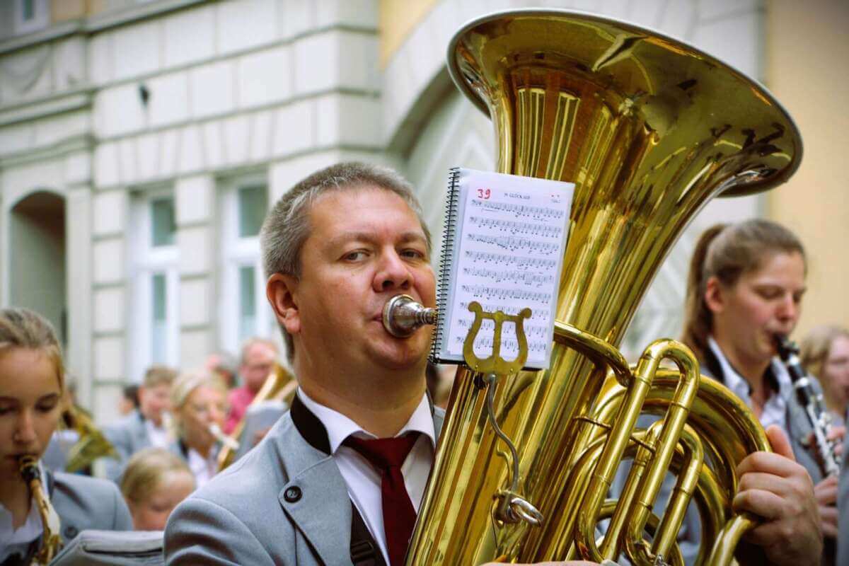 Versprochen - den traditionellen Umzug gibt es auch 2026 auf der Warburger Oktoberwoche, aber einiges ändert sich doch.  | Bild vom Festzug 2023 | (c) Stadt Warburg