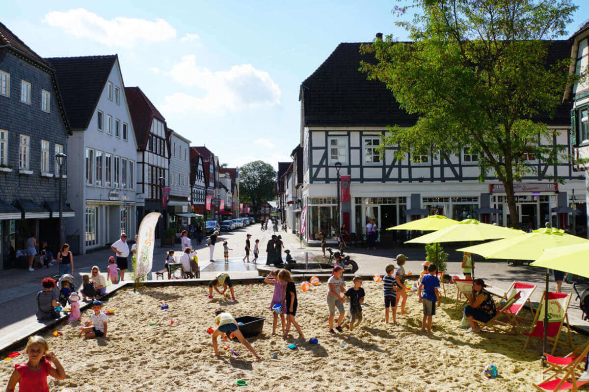 Stadtstrand Brakel Eröffnung für die Kinder | © Kita Hembsen