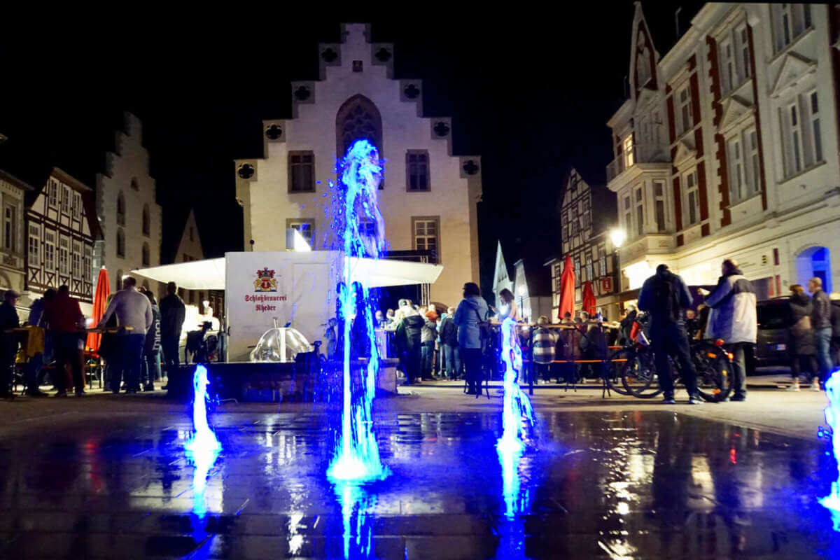 Marktplatz Brakel festlich beleuchtet | (c) Stadt Brakel