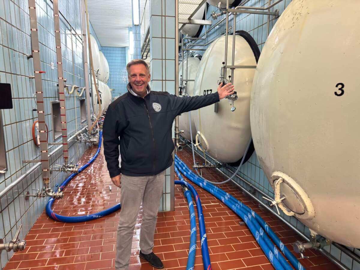 "Das neue Kellerbier Naturtrüb ist da!" Die Begeisterung von Firmenchef Franz-Axel Kohlschein ist nicht zu übersehen und definitiv authentisch und echt! | (c) Wildwechsel