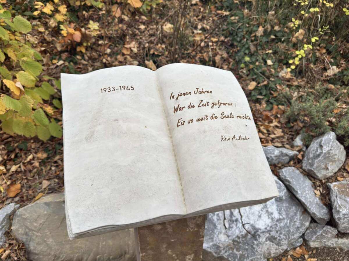 Emil-Herz-Platz Warburg - Mahnmal | (c) Fedor Waldschmidt