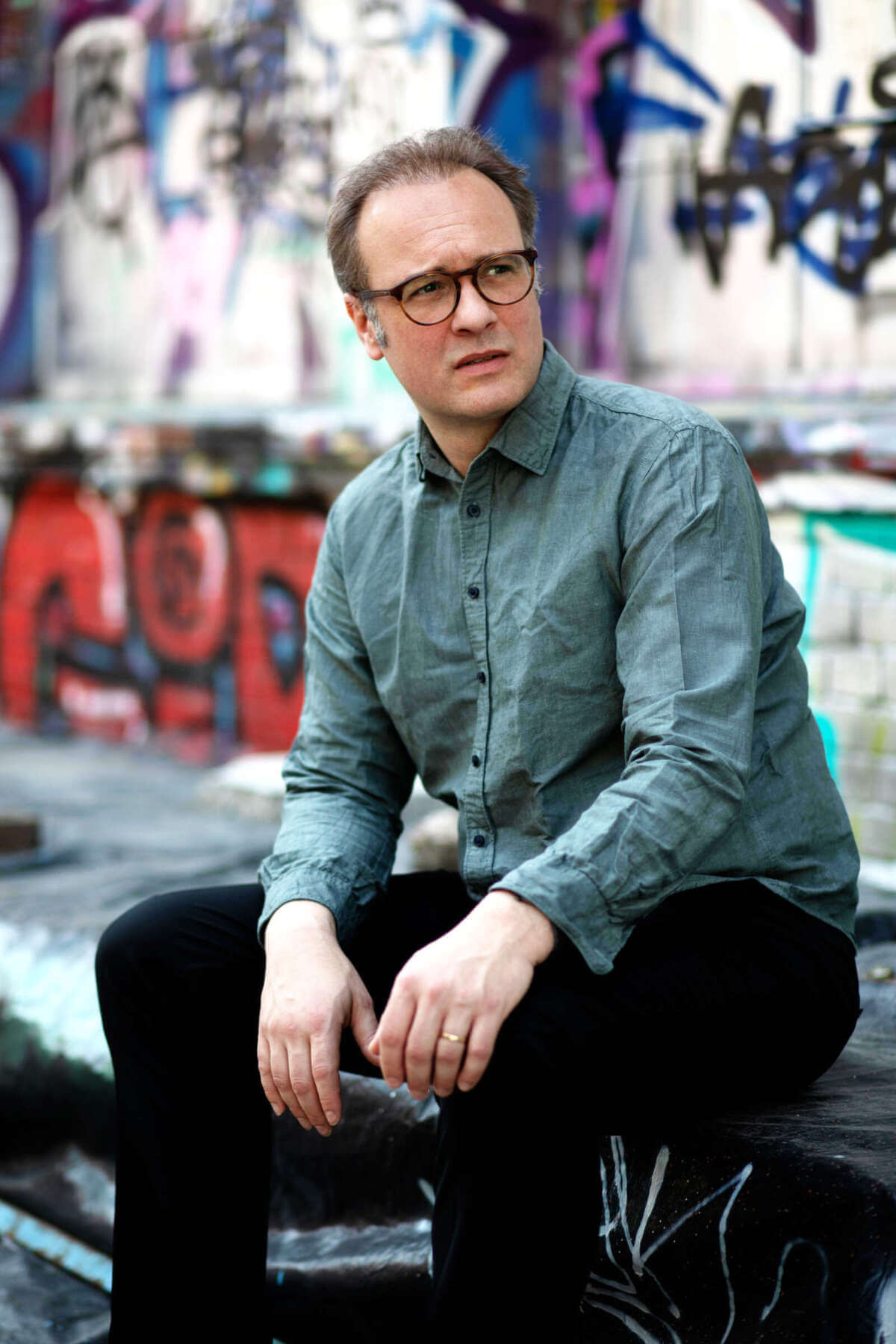 René Sydow - »Sie dürfen sich wieder setzen« | (c) Dominic Reichenbach