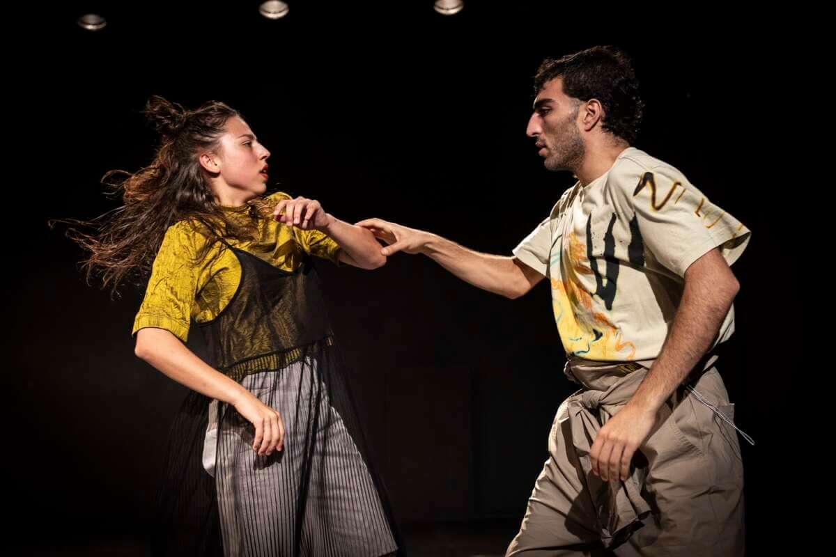 EMBODIED DISSENT Gastspiel 1 2 3 - Naomi Kats Foto | (c) Asya Skorik