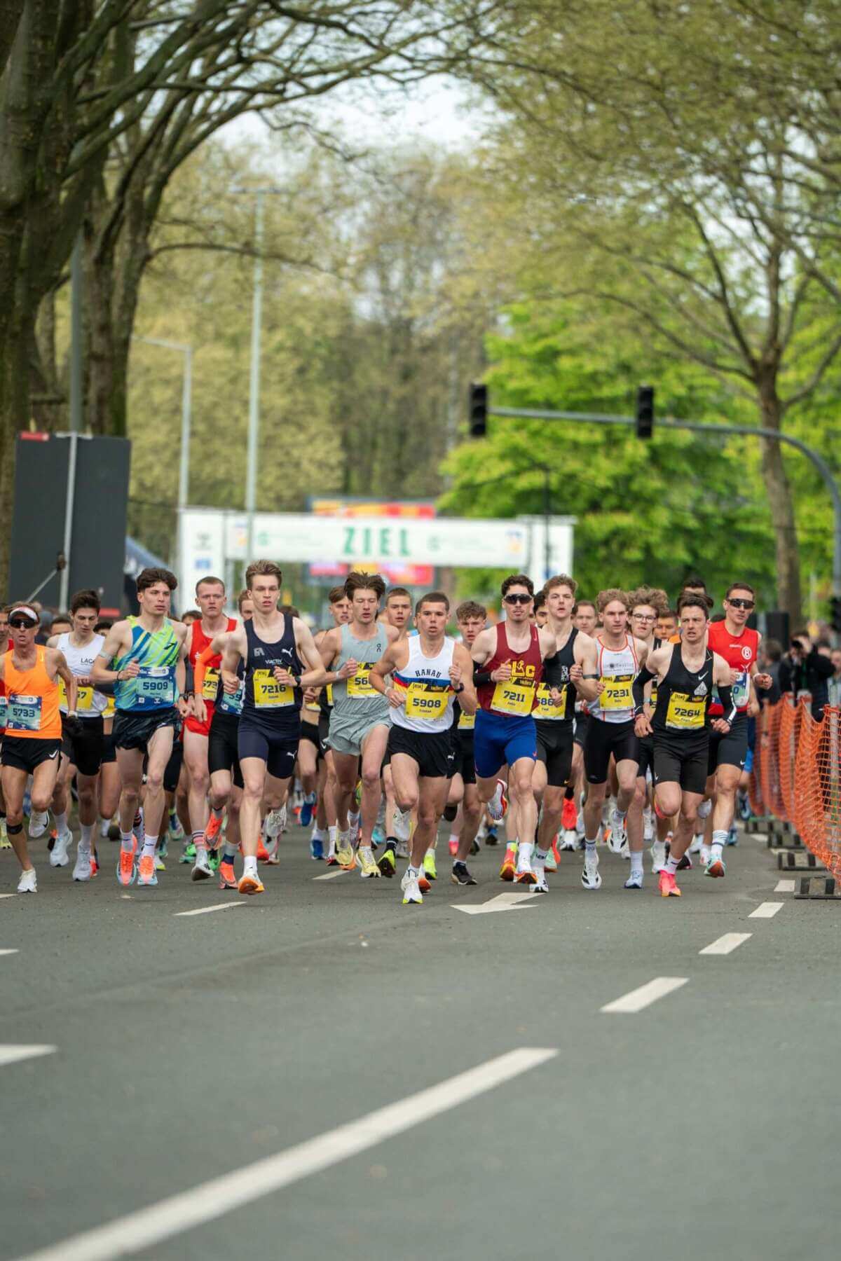 Paderborner Osterlauf - Start | (c) Farbecht Medienagentur