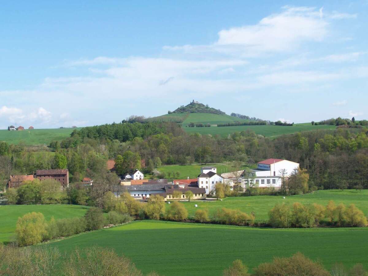 Wunderbar in der Nähe des Desenberg gelegen: Die Brauerei Kohlschein | (c) Michael Kohlschein