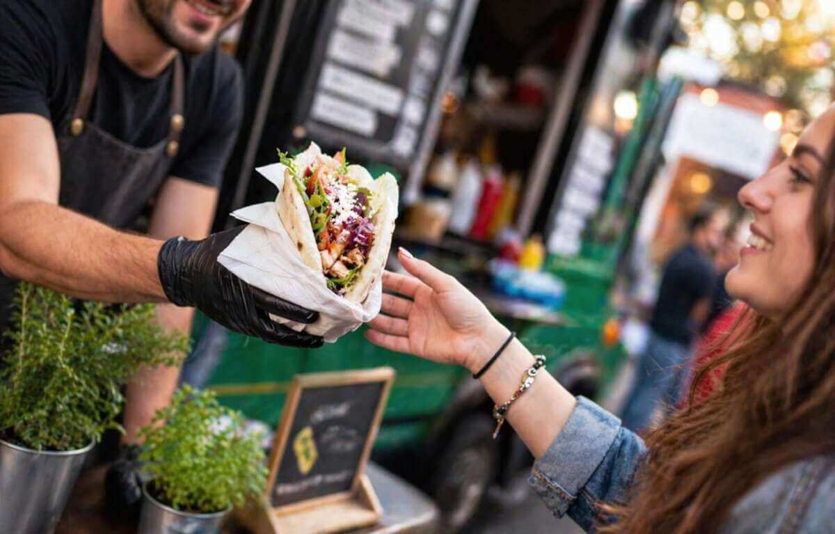 Street-Food-Festival - Motivbild |  Ki-generiert - (c) Wildwechsel.de
