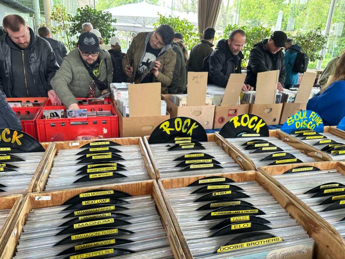 Vinyl, gut sortiert | Schallplattenbörse | (c) Agentur Lauber