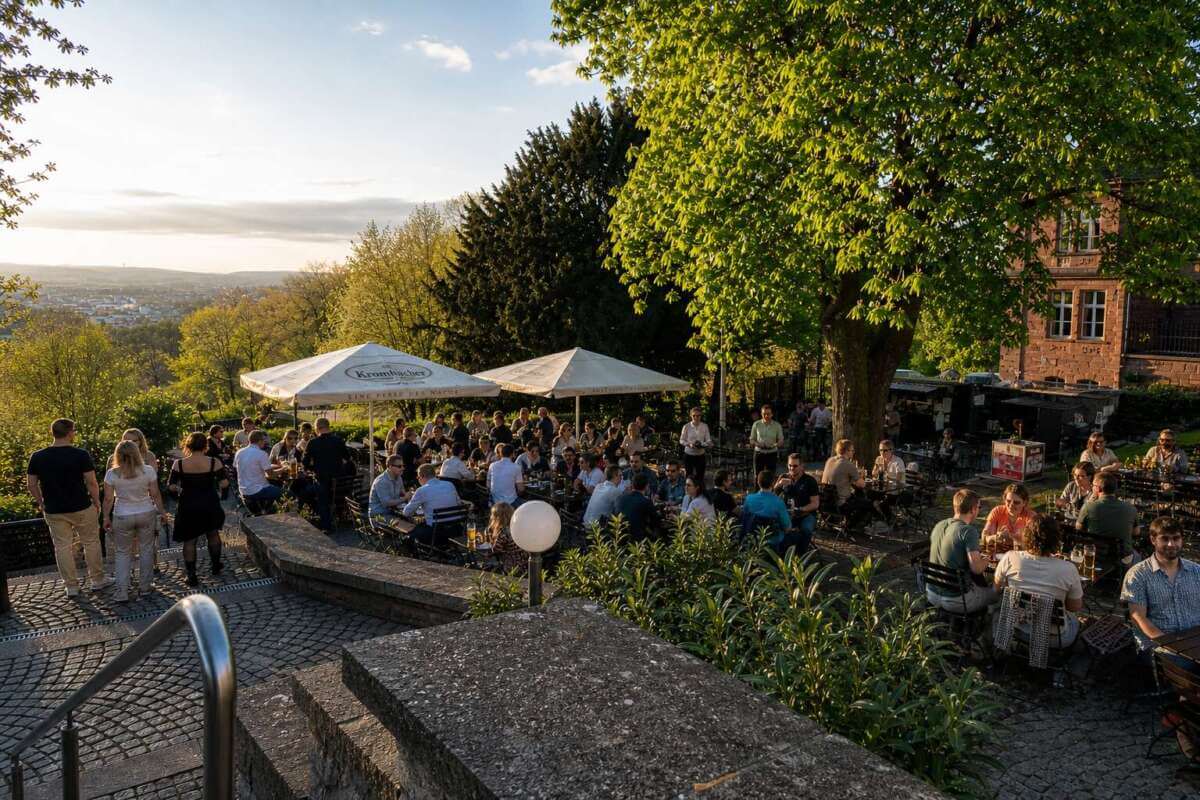 Schlosshotel Bad Wilhelmshöhe - Live-Musik im Biergarten | (c) Wildwechsel