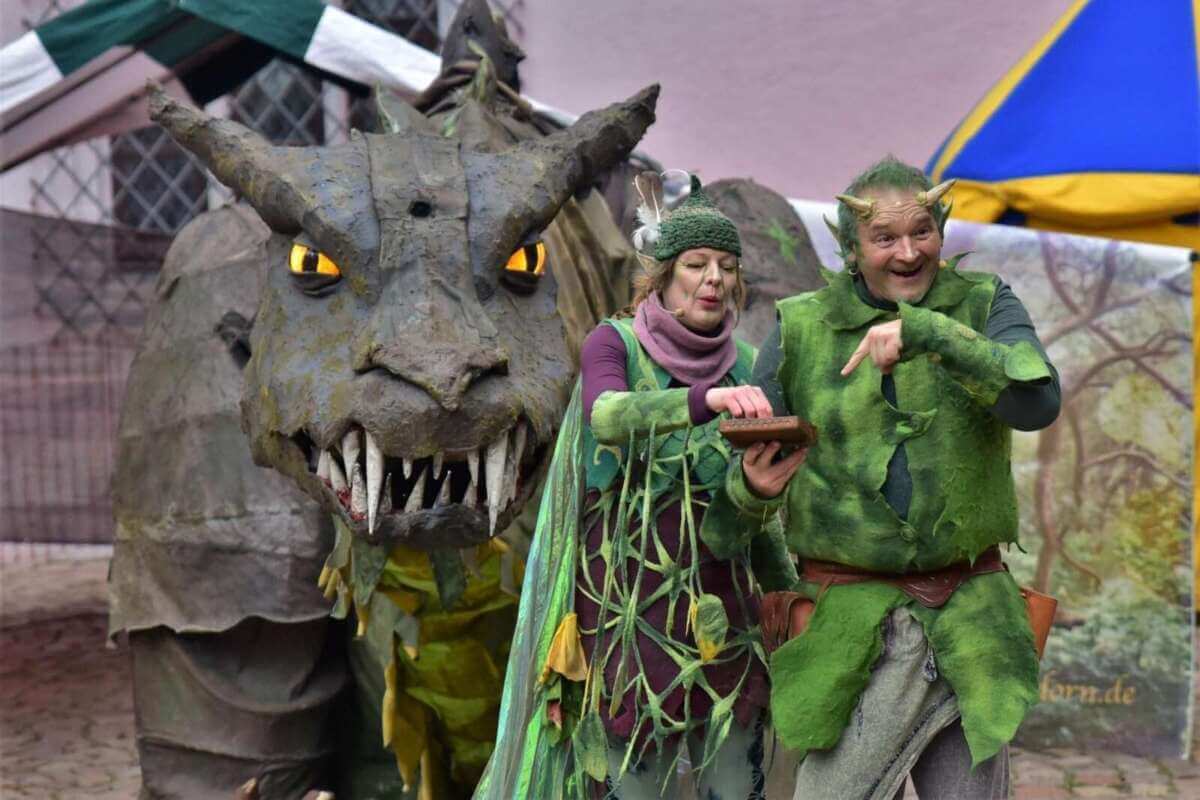 Drache beschützt Gold von Elfe und Faun - (c) Anno Events