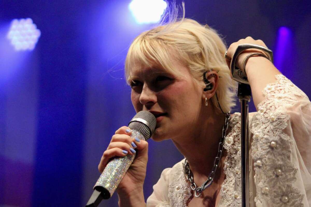 Alli Neumann beim live beim Open Flair 2026 - Samstag - IMG_0467 - Fotograf Alexander Jeppe