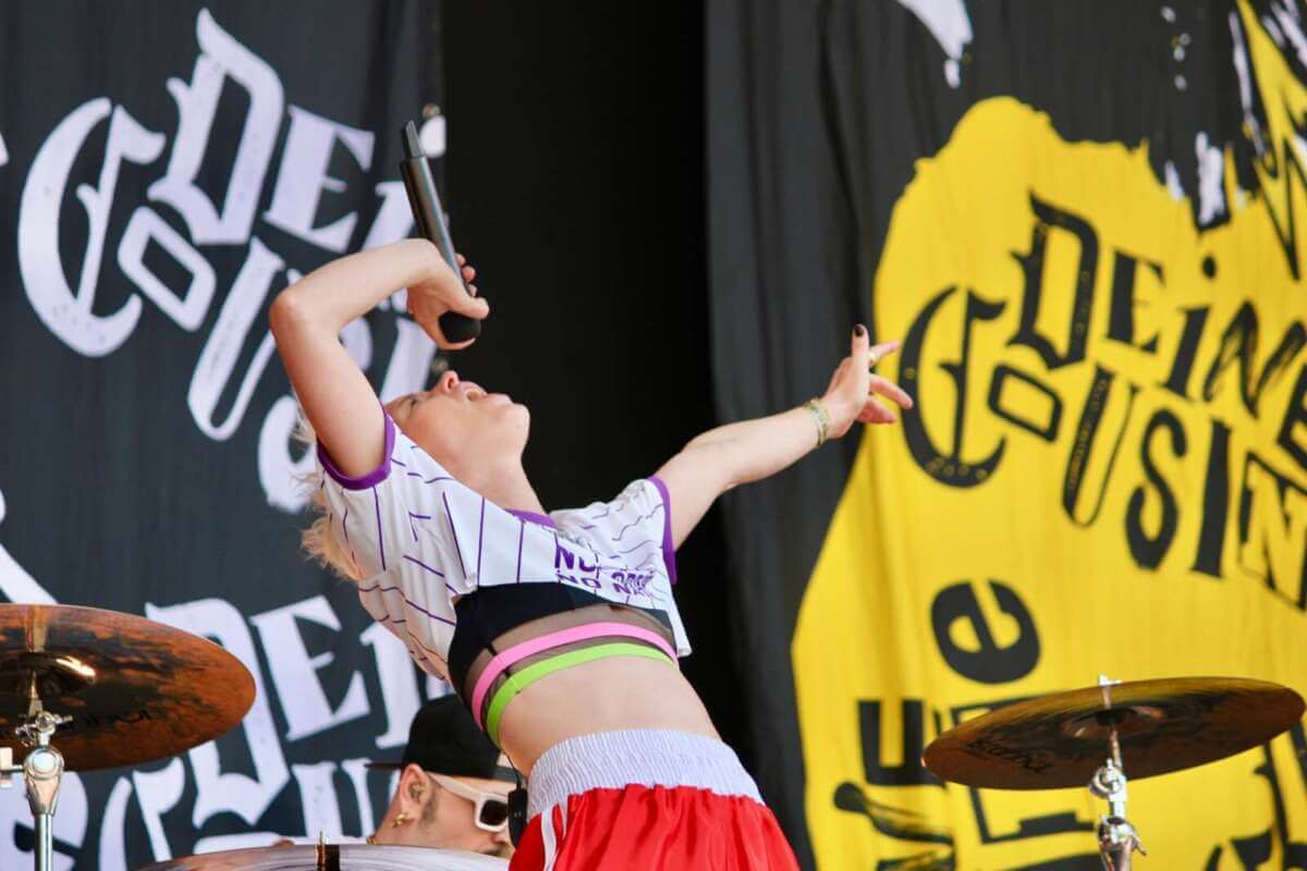 Deine Cousine beim live beim Open Flair 2026 - Freitag - IMG_9919 - Fotograf Alexander Jeppe