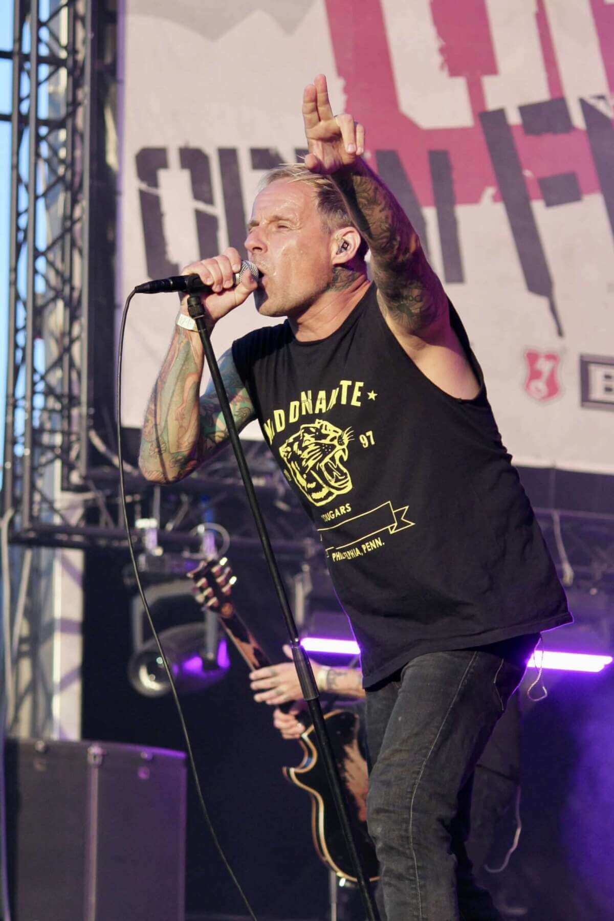 Donots beim live beim Open Flair 2026 - Samstag - IMG_0109 - Fotograf Alexander Jeppe