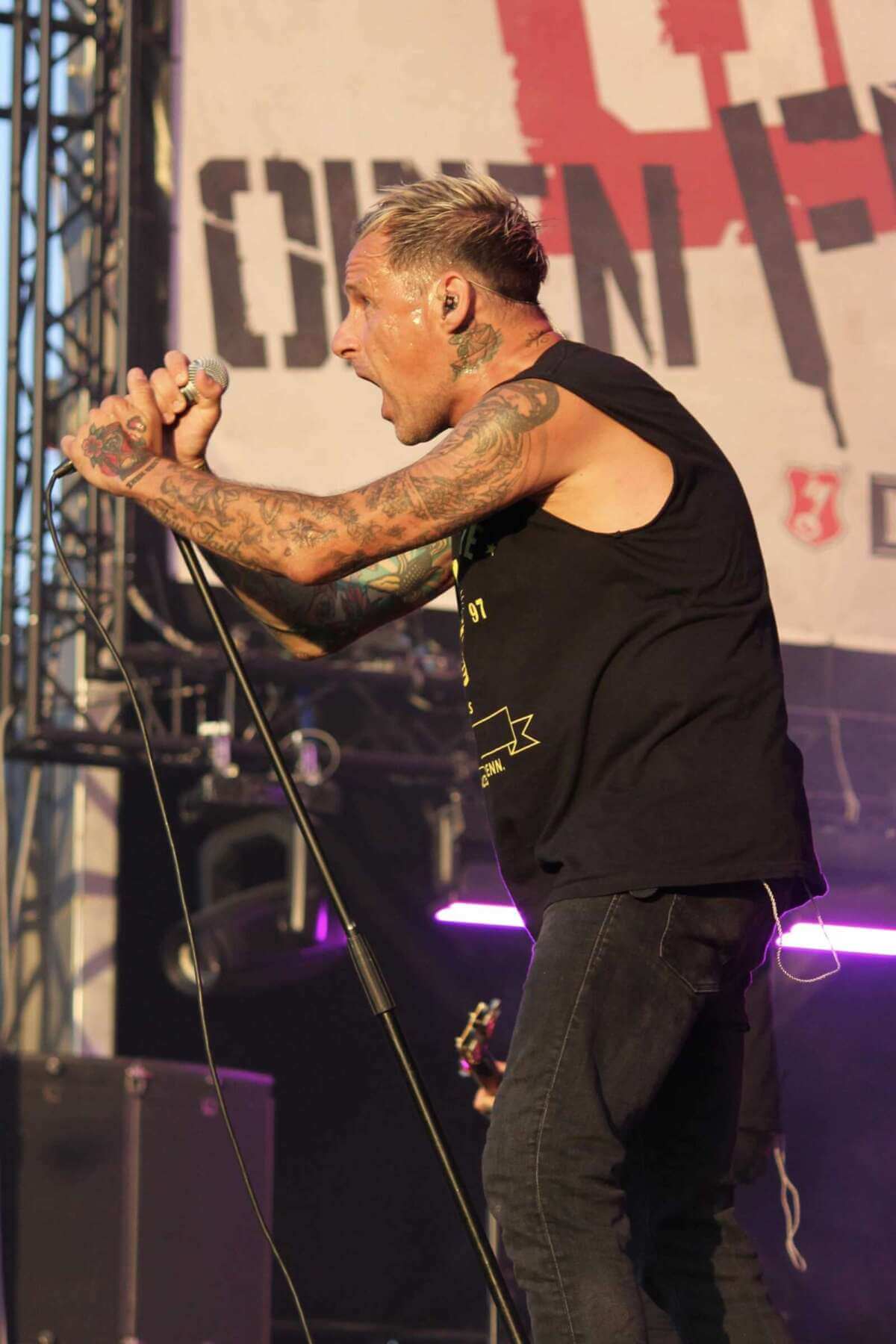 Donots beim live beim Open Flair 2026 - Samstag - IMG_0112 - Fotograf Alexander Jeppe