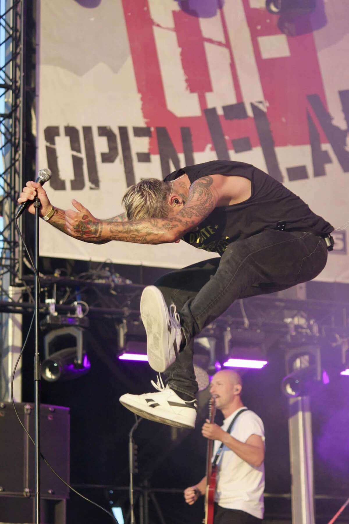 Donots beim live beim Open Flair 2026 - Samstag - IMG_0158 - Fotograf Alexander Jeppe