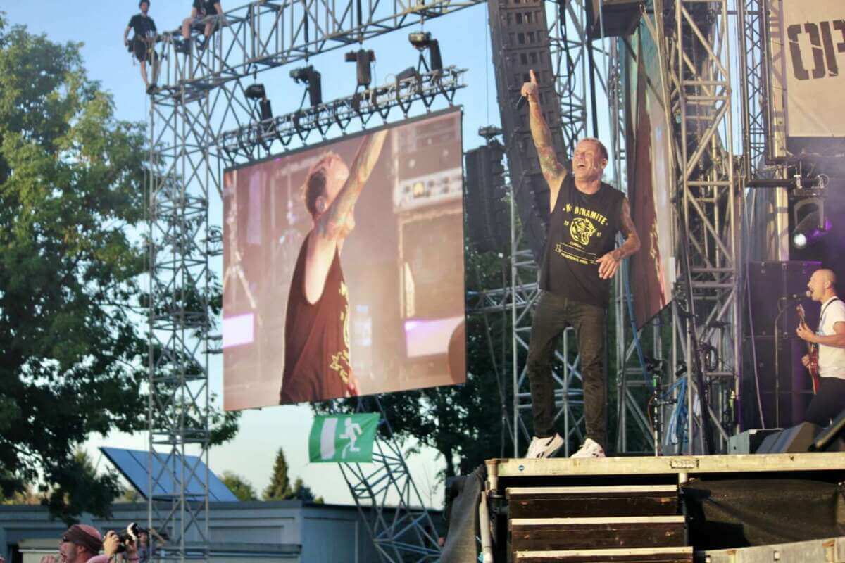 Donots beim live beim Open Flair 2026 - Samstag - IMG_0279 - Fotograf Alexander Jeppe