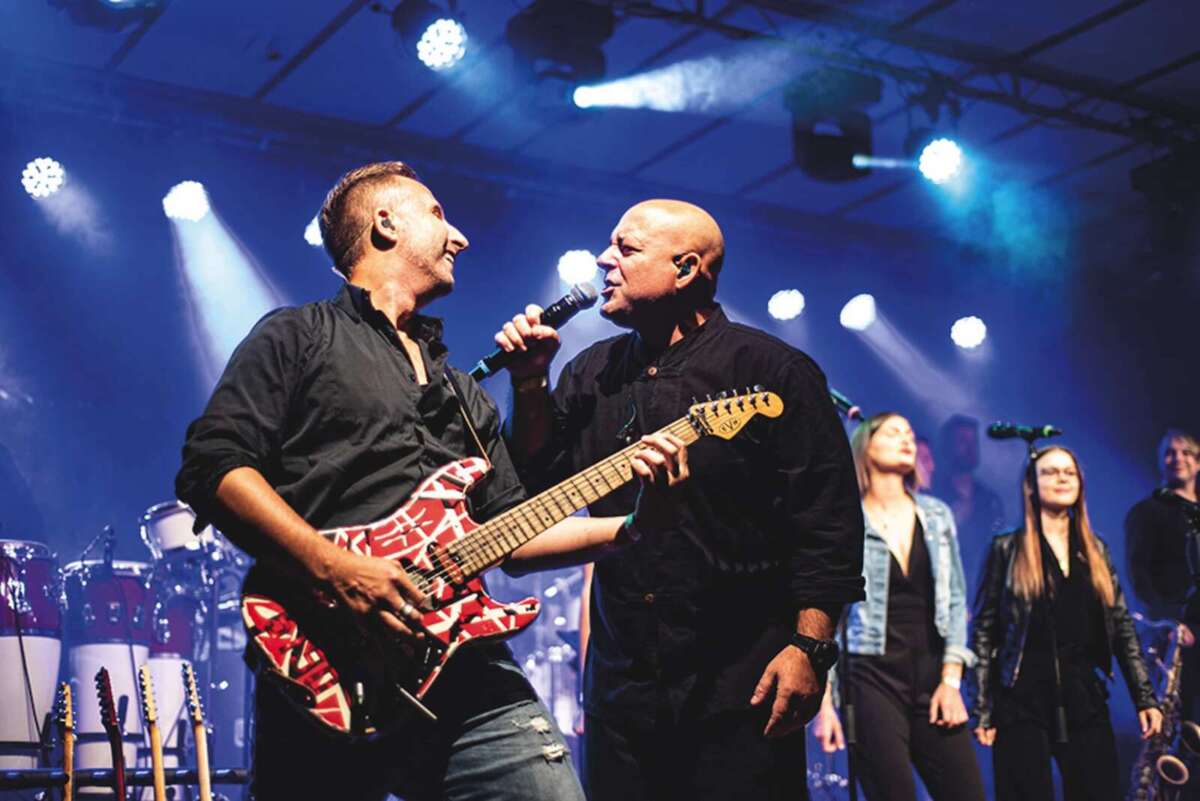 Phil it - Guitar and Vocals | (c) Phil it