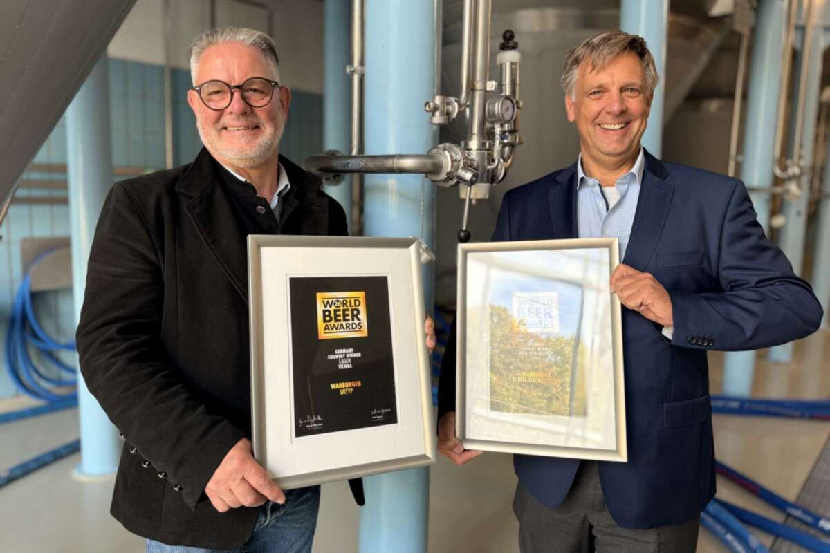 Brauerei Kohlschein - Closeup - Kohlschein Cousins, Michael Kohlschein und Franz-Axel Kohlschein mit Gold Awards | (c) Warburger Brauerei Kohlschein
