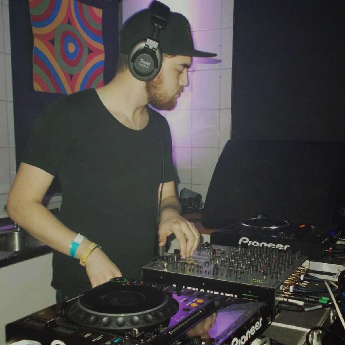 Club Music Stage – Alf (Kuba/HPOA), Shweezy (Kuba/Sunset No. 1), Alex Hill (Kuba), DeK8 aka Wo:ke (Kuba), Kohonnes (Lichtalben), Lumpy (Lichtalben/Botanik)