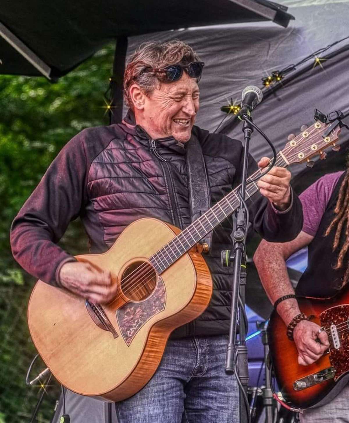 Neueröffnung mit Livemusik – Paul Gough