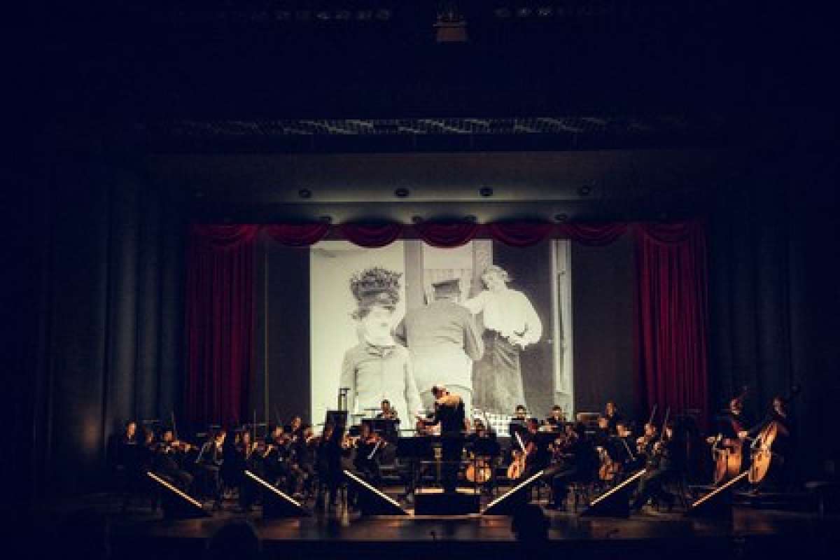 Chaplin in Concert I: The Fireman