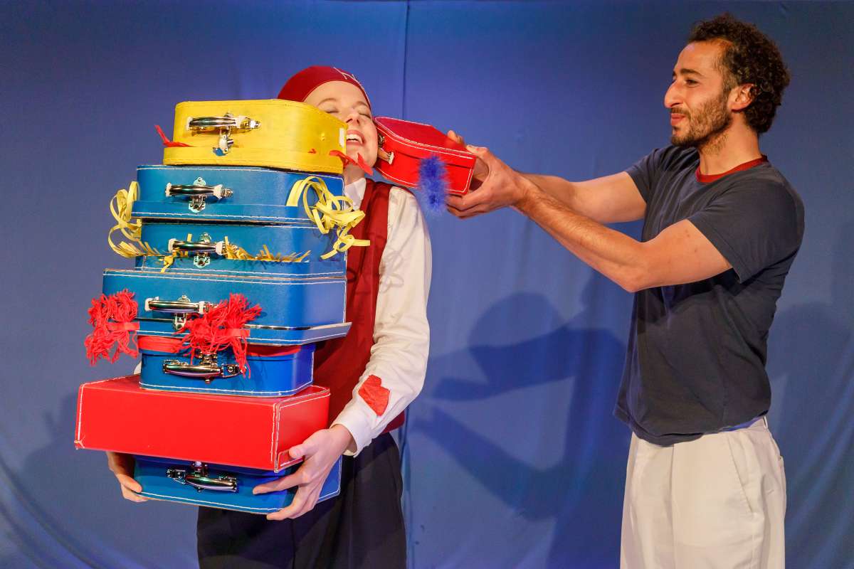 Großes Bild schließen! Das Grand Hotel der Gefühle /DSE