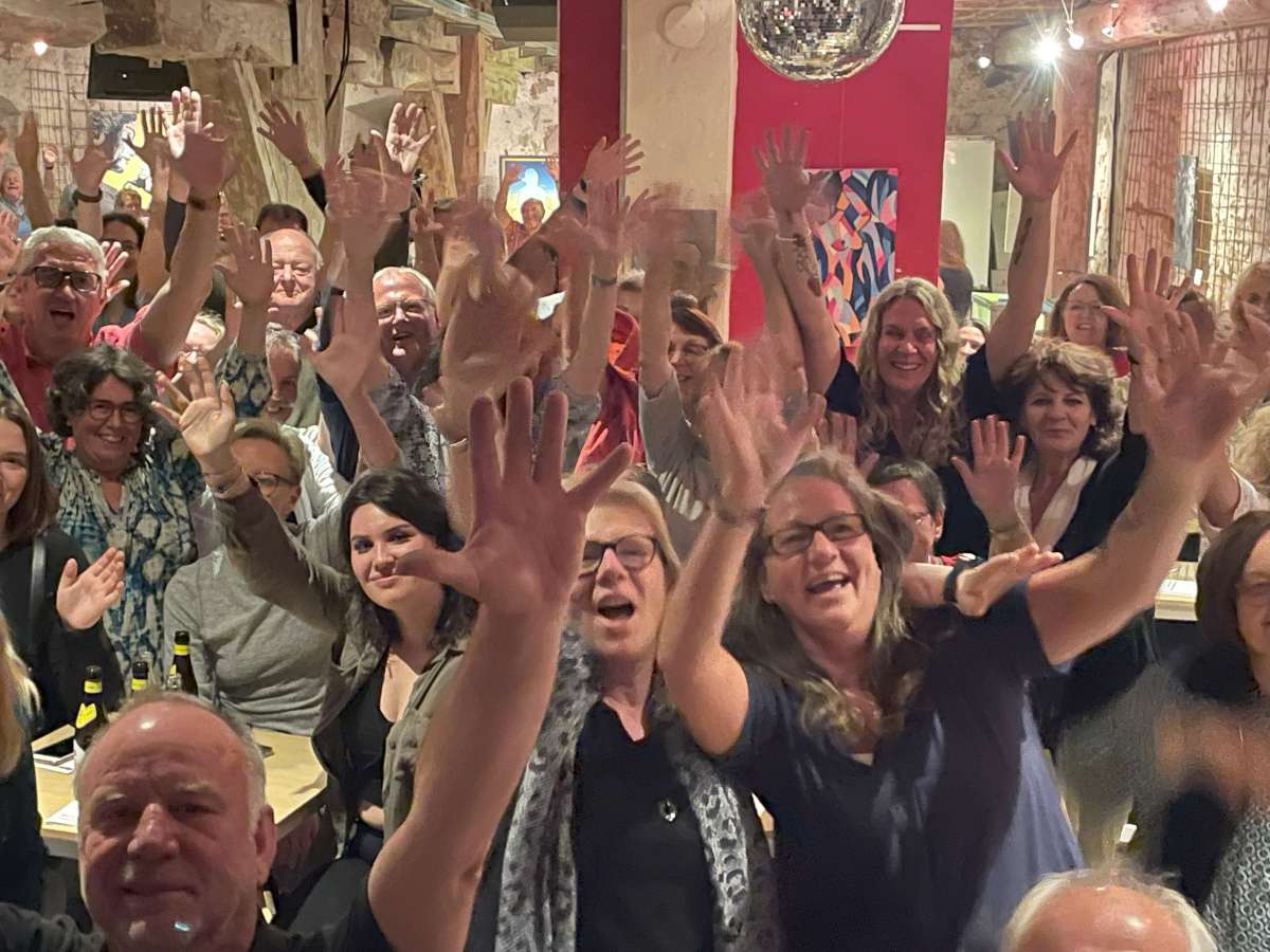 27. Kollektives Singen