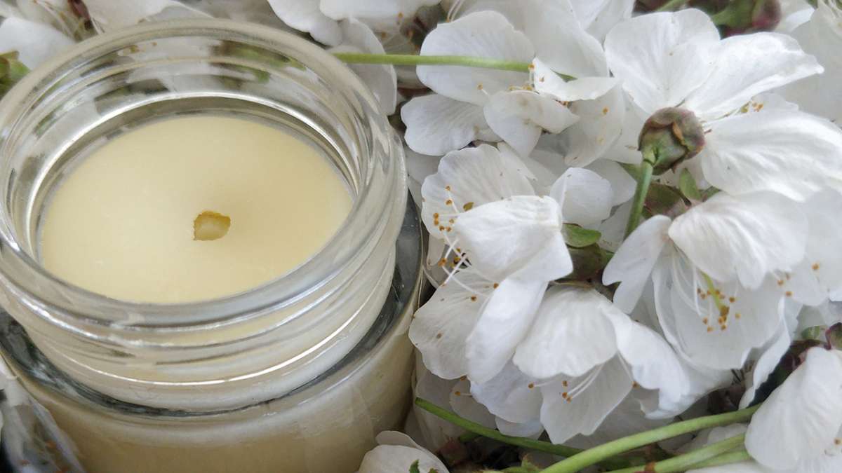 Großes Bild schließen! WildblumenKosmetik - Gesichtpflege komponieren