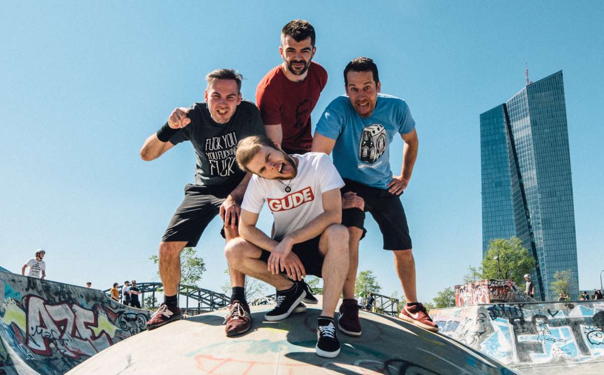 Großes Bild schließen! Ausverkauft! - Die Toten Hosen & Ärzte Tribute Band