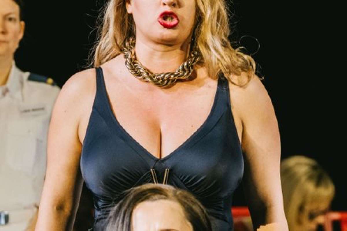 Großes Bild schließen! Aida